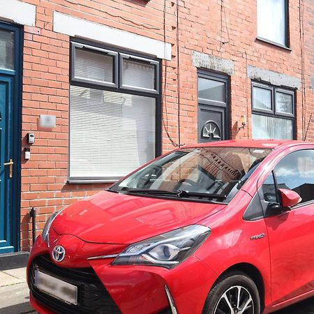2-Bedroom, Free Parking, High Speed Wi-Fi, Swinton Manchester Luaran gambar