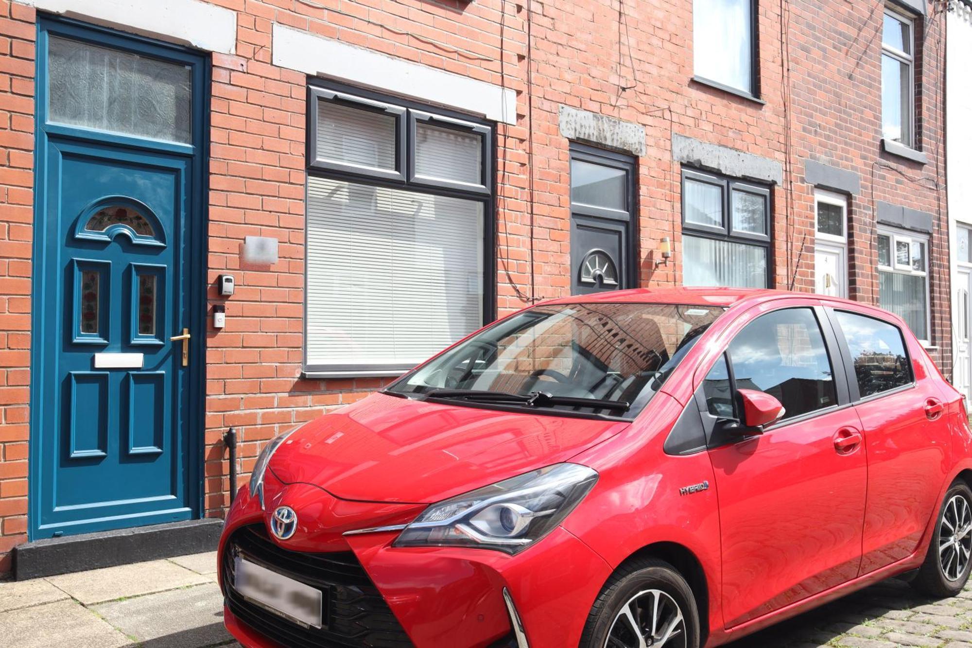 2-Bedroom, Free Parking, High Speed Wi-Fi, Swinton Manchester Luaran gambar