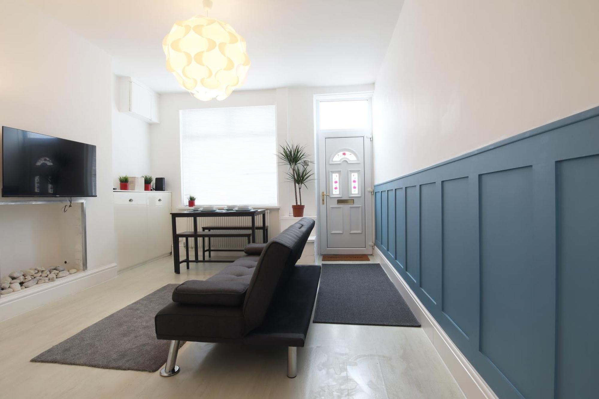 2-Bedroom, Free Parking, High Speed Wi-Fi, Swinton Manchester Luaran gambar
